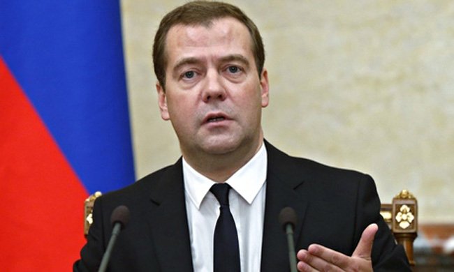  Contul de Twitter al lui Medvedev a fost spart: Demisionez. Mi-e rusine de actiunile guvernului