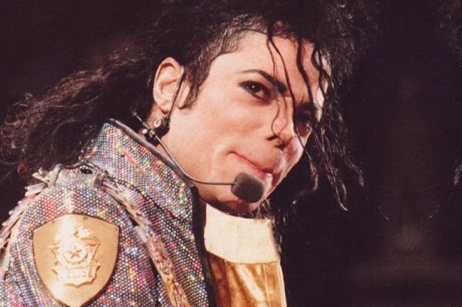  Videoclipul unui „nou” cântec al cântăreţului Michael Jackson a avut premiera pe Twitter