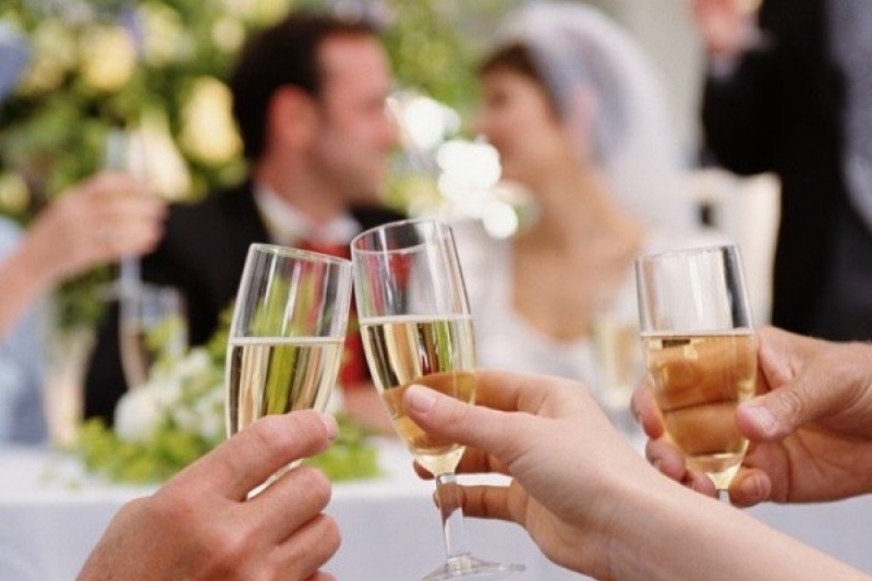  Reguli de eticheta la nunta: toastul