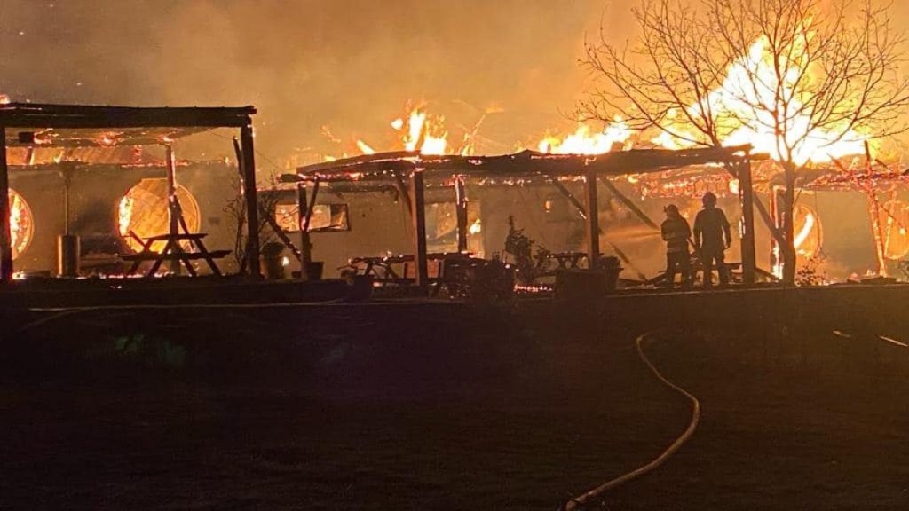  Incendiul de la Ferma dacilor: a fost găsită a șasea persoană carbonizată