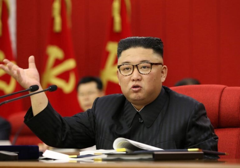  Kim Jong Un, şeful statului Coreea de Nord, face apel la „accelerarea pregătirilor de război”
