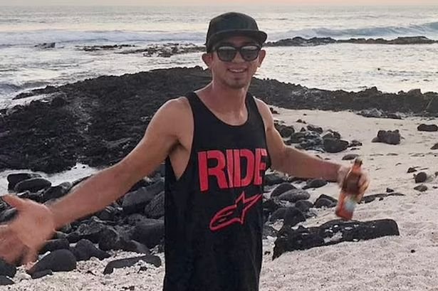  Un surfer a murit în Hawaii  după ce a fost atacat de un rechin