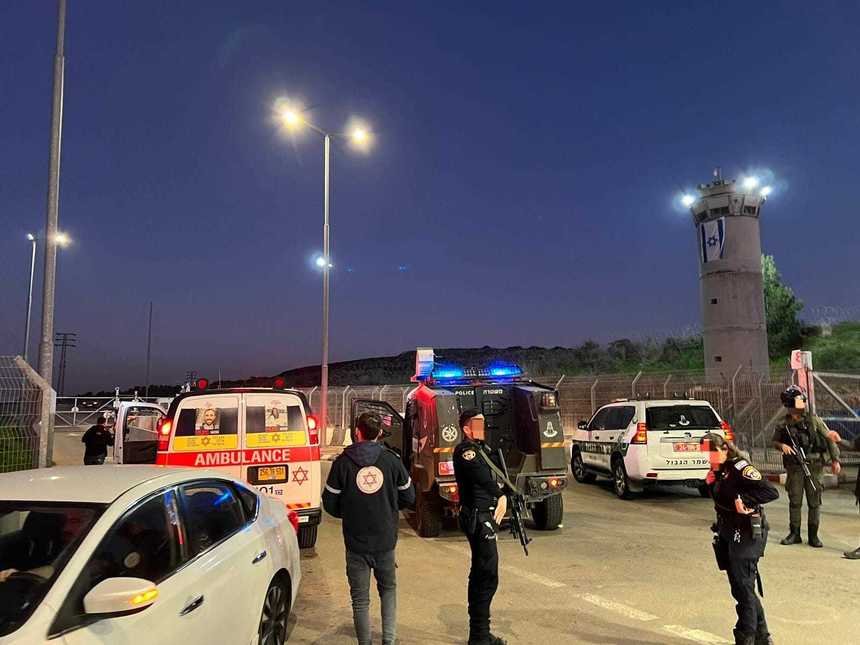  Poliţia israeliană a ucis accidental o fetiţă palestiniană în timp ce riposta după ce o maşină a intrat în două persoane