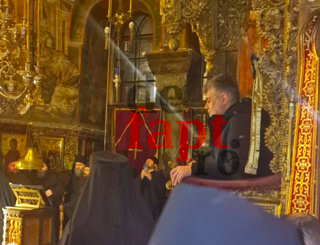  VIDEO EXCLUSIV Ciolacu, pe tronul regal la Mănăstirea Vatopedu de la Athos în ajunul Bobotezei. Premierul, însoțit de vicepremierul Marian Neacșu