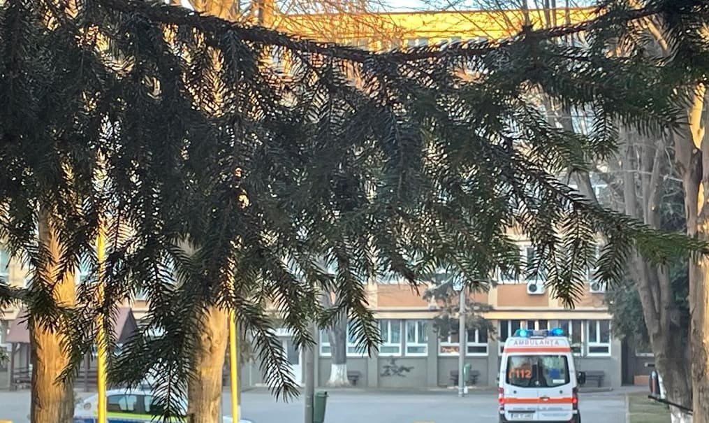  Tragedie la Colegiul Militar din Alba Iulia: Un elev a decedat, după ce a căzut de la etaj