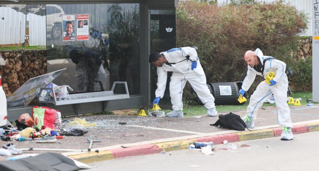  Atac în apropiere de Tel Aviv: un mort şi cel puţin 17 persoane rănite