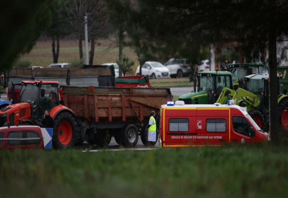  O femeie a murit la protestul fermierilor din Franța, după ce o mașină a intrat în barajul protestatarilor