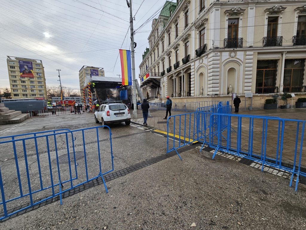 Manifestările de 24 Ianuarie: hora unirii, păzită de jandarmii de la Bacău. Au fost luate măsuri sporite de securitate