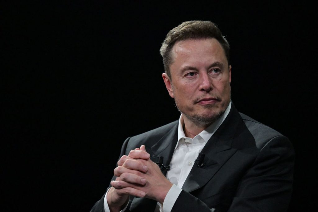  Vorbele lui Elon Musk duc la scăderea valorii companiei Tesla cu circa 70 de miliarde de dolari doar într-o zi