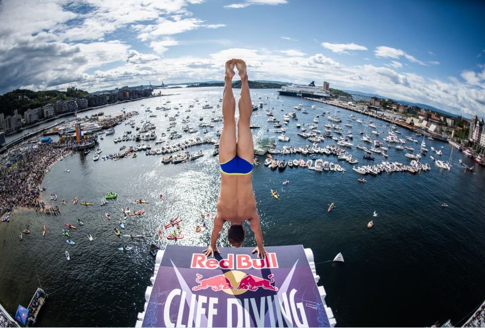  Sărituri în apă: Constantin Popovici este noul campion al circuitului mondial Red Bull Cliff Diving