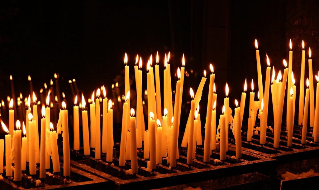  Biserica cere scutire de taxă pentru camionul care aduce lumânări în Focșani