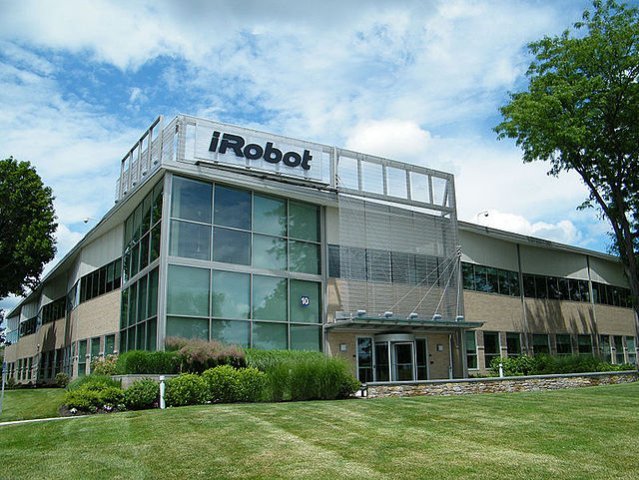  Amazon, companie cu mii de angajaţi în Iaşi, renunţă la preluarea producătorului de aspiratoare iRobot