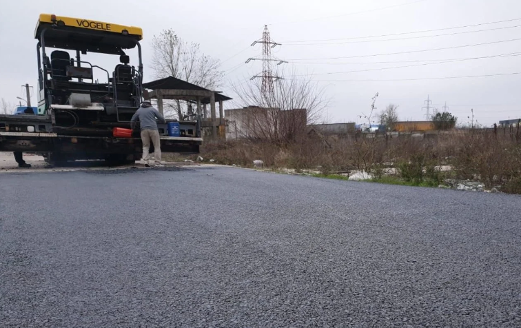  Supraofertă: două comune ieşene concurează în licitaţii pentru modernizarea a peste 10 km de drumuri