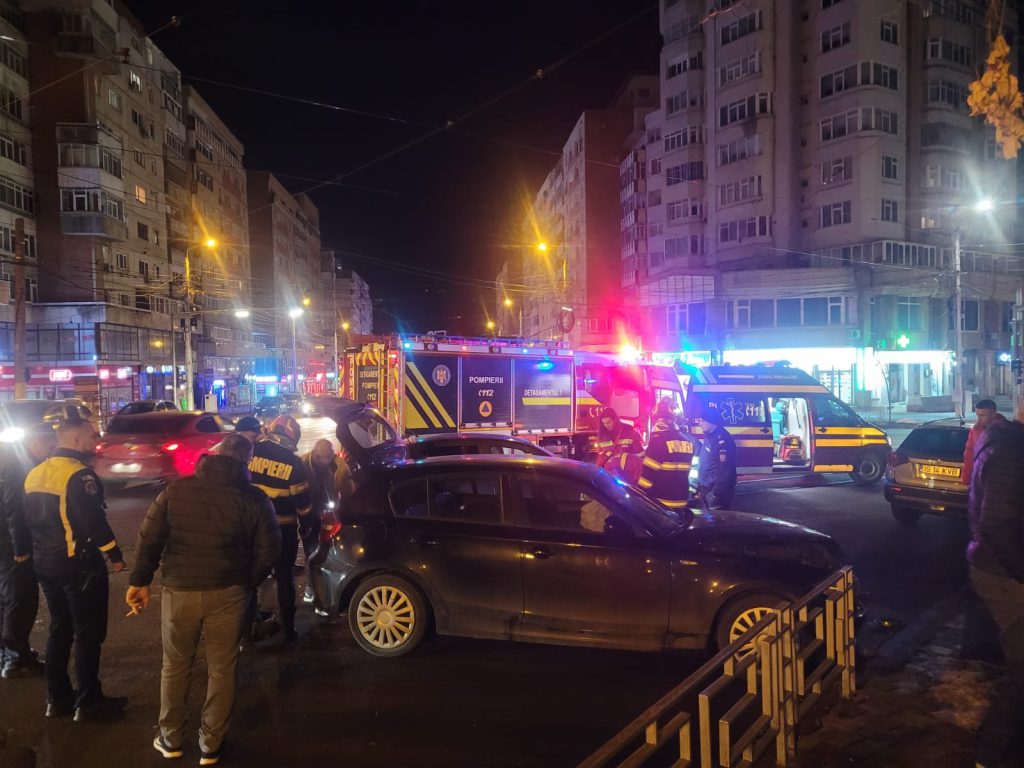  Accident rutier între două autoturisme la intersecţia dintre strada Arcu cu strada Gării