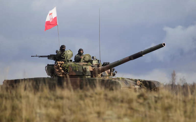  Polonia trebuie să se pregătească pentru riscul unui război cu Rusia, susţine ministrul polonez al apărării