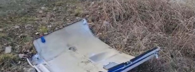  O bucată dintr-un avion a căzut în apropierea unei gradinite din judeţul Mureş