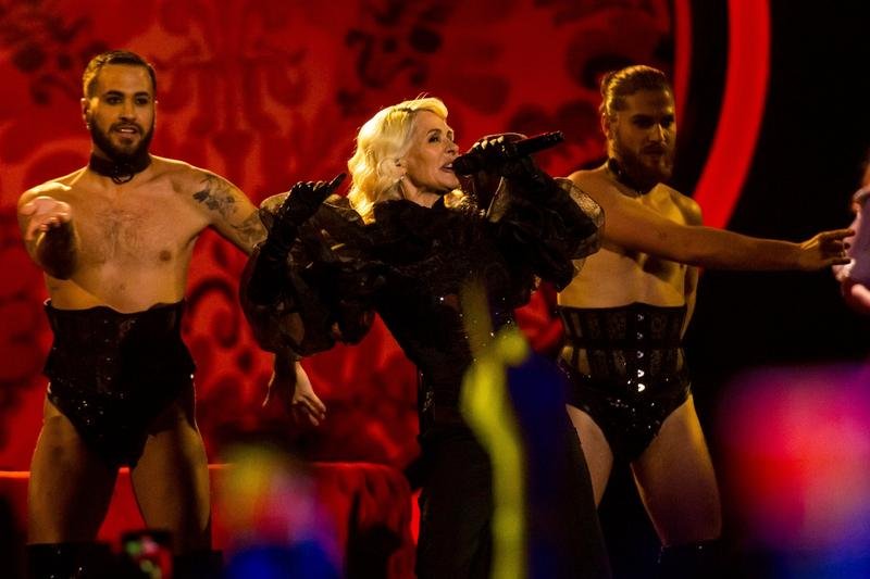  Feministele au atacat melodia „sexistă” a Spaniei la Eurovision, în timp ce premierul le apără pe cântăreţe