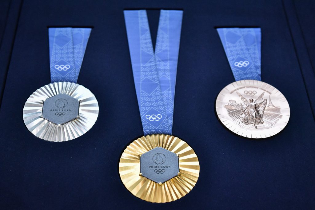  VIDEO Medaliile de la Olimpiada din Paris vor avea bucăți dinTurnul Eiffel