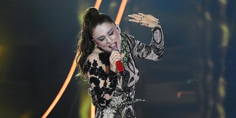  Angelina Mango câştigă Sanremo 2024 cu melodia „La noia” şi va reprezenta Italia la Eurovision