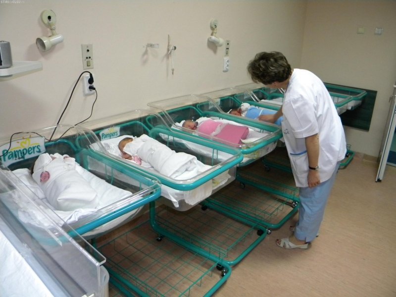  Anchetă la Spitalul Judeţean Ploieşti, după ce doi nou-născuţi au fost daţi altor familii la externare