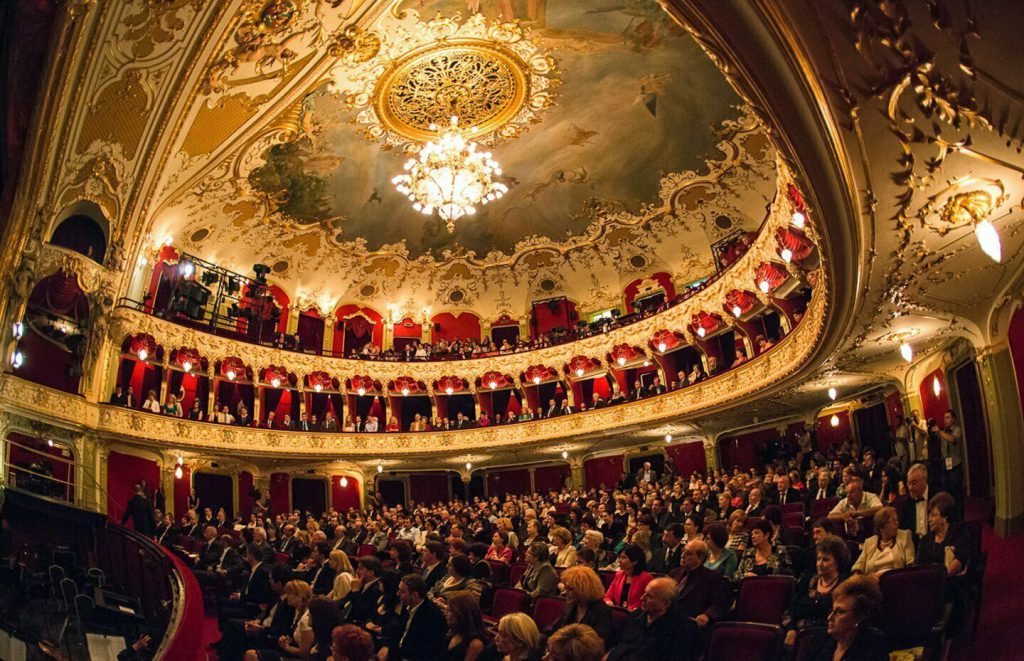  Opera Iași pune în vânzare biletele de intrare la spectacolele lunii martie