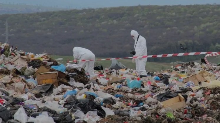  Nou-născut, găsit mort la groapa de gunoi din Cluj, în saci menajeri