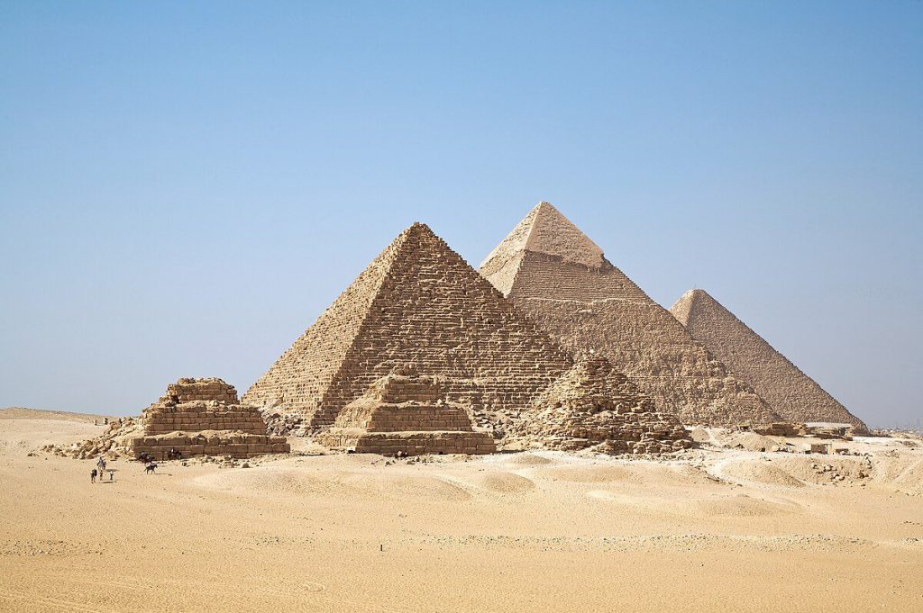  Egiptul renunţă la planurile de renovare a uneia dintre piramidele de la Giza