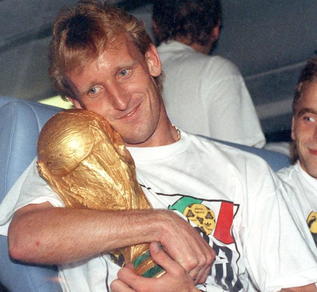  A murit Andreas Brehme, autorul golului victoriei pentru Germania în finala Cupei Mondiale din 1990