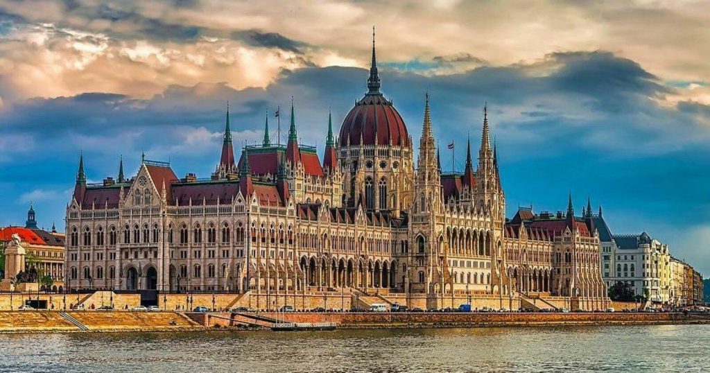  Parlamentul ungar ratifică aderarea Suediei la NATO