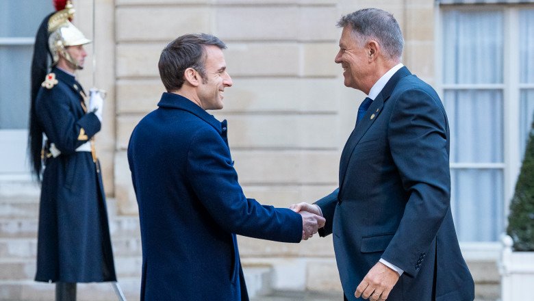  Klaus Iohannis s-a întâlnit la Paris cu preşedintele Emmanuel Macron