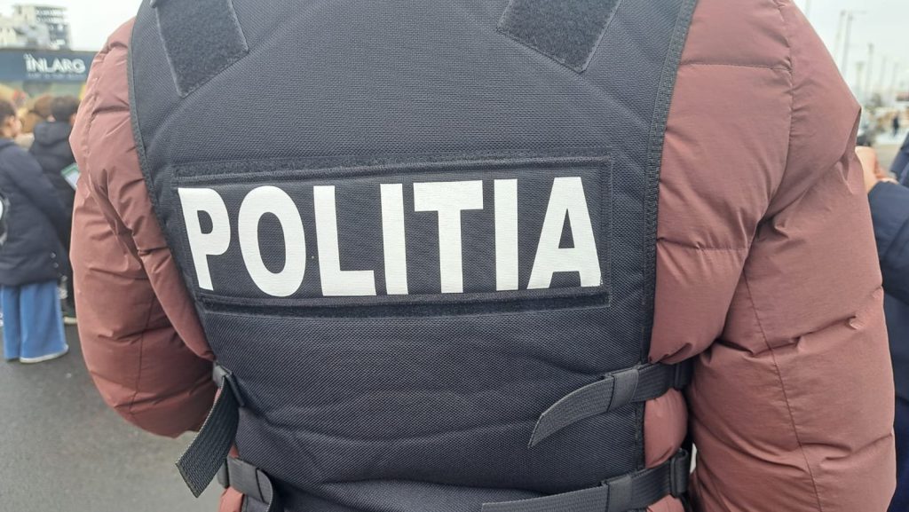  Bărbatul care a izbit cu maşina un poliţist local la Galaţi a fost identificat