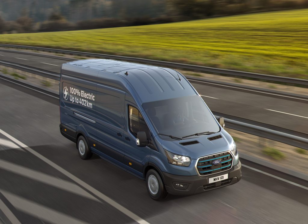 Autonomie mai mare, încărcare mai rapidă: E-Transit primește actualizări importate de la Ford Pro (P)