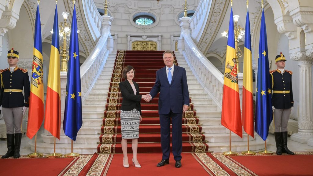  Klaus Iohannis se întâlneşte, marţi, la Palatul Cotroceni cu preşedinta Maia Sandu