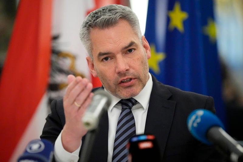  Karl Nehammer, cancelarul Austriei, este categoric: ține România în afara spațiului Schengen. Mesajul postat pe rețeaau X