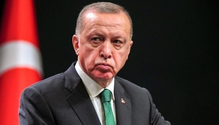  Huiduielile împotriva unui candidat pe care îl prezenta îl surprind vizibil pe preşedintele turc Erdogan