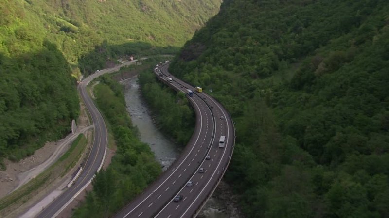  De ce discursul regionalist ardelean sau bănăţean are succes mai mare decât cel moldovean? Exemplul autostrăzilor din Ungaria