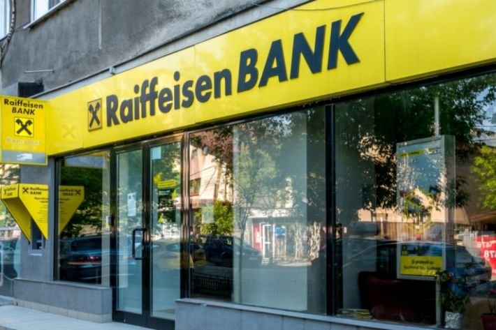  ANPC recomandă persoanelor fizice să recupereze sumele calculate greşit de Raiffeisen Bank