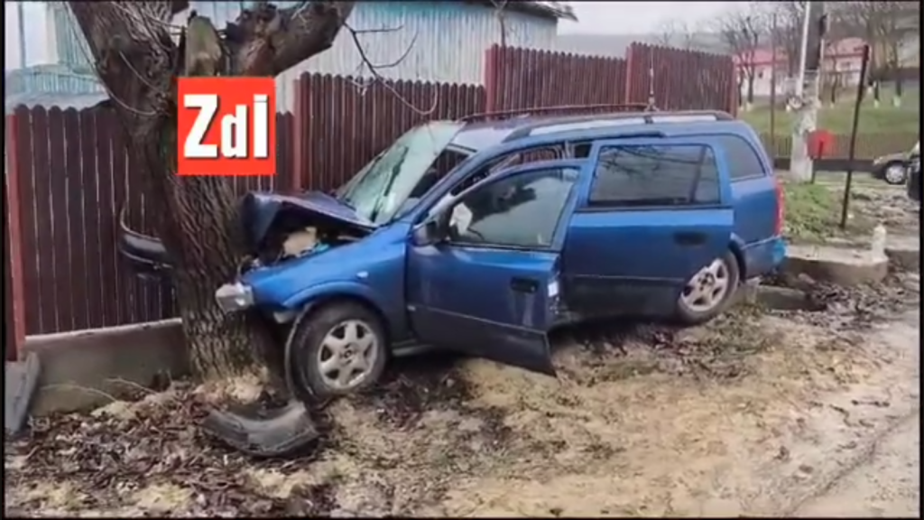  VIDEO Mamă, tată și copil răniți într-un accident la Osoi. Trei mașini implicate