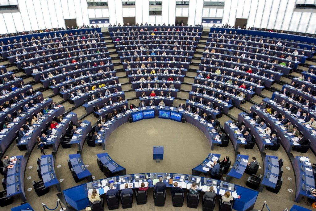  Parlamentul European a adoptat decizia de a prelungi cu un an măsura de liberalizare a comerţului dintre UE şi Republica Moldova