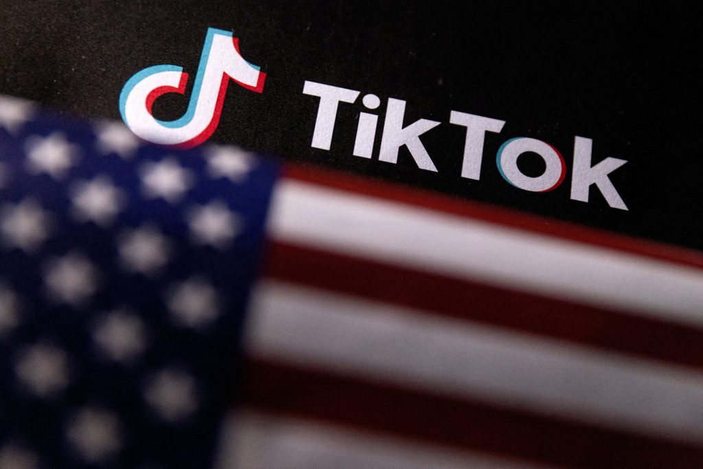  SUA: Fostul secretar al Trezoreriei, Steven Mnuchin, interesat să cumpere TikTok cu un grup de investitori