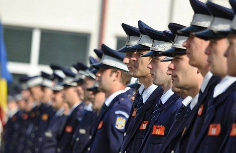  Poliţia Română scoate la concurs 400 de posturi de agenţi şi ofiţeri de poliţie