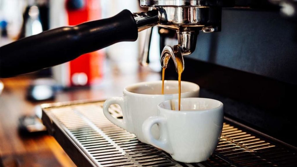  Dilemă fiscală cu o miză de 10 puncte procentuale: patronul unei cafenele se luptă cu Antifrauda pentru un TVA de 9% la cafea
