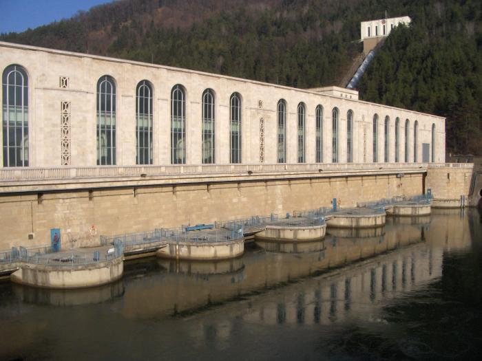 Cum explică Hidroelectrica incidentul de la centrala Stejaru