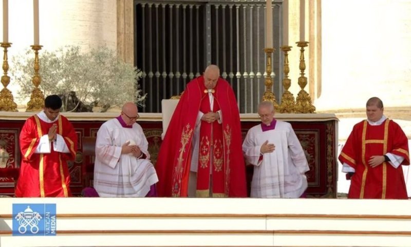  Decizie neobişnuită: Papa Francisc a renunţat la predica din Duminica Floriilor