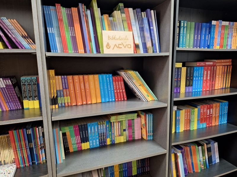  Bibliotecile ACVO: 5000 de cărți noi vor ajunge anul acesta în cinci școli de la sate din județul Iași