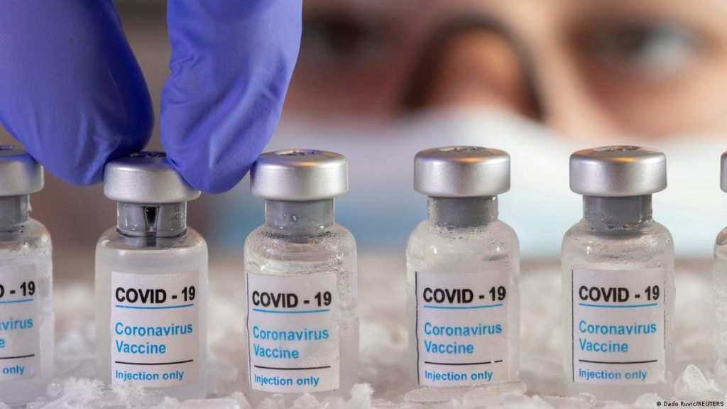  Ministrul Sănătăţii anunţă că şapte milioane de doze de vaccin anti-COVID 19 au fost distruse