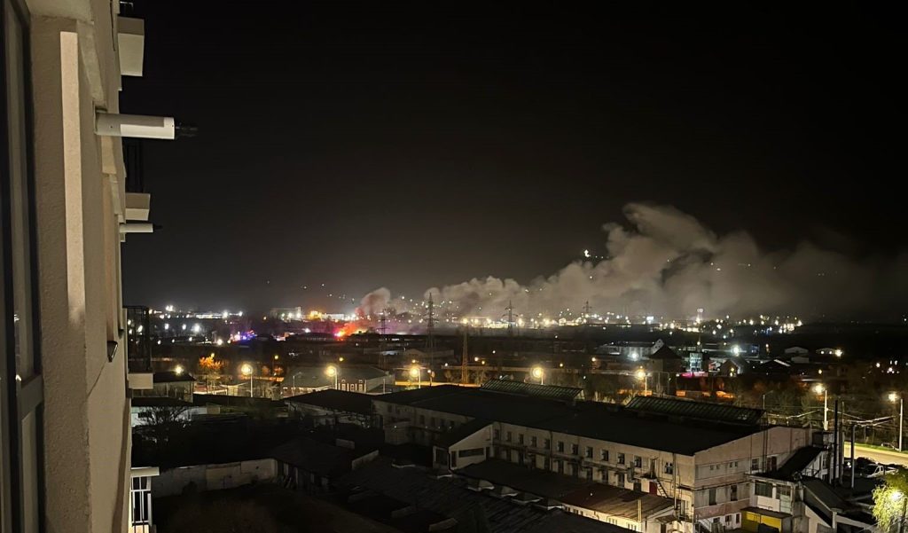  Avertizare prin RO-ALERT: Incendiu major la sediul firmei Chemical Company din Iaşi