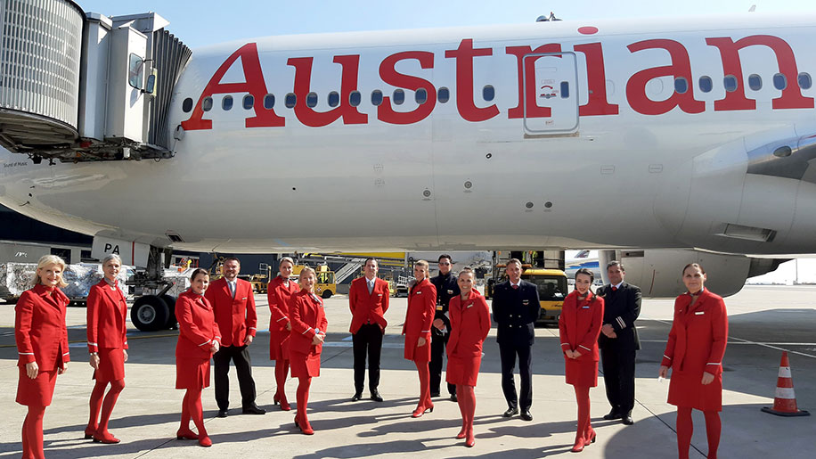  Afaceri austriece: Austrian Airlines ia banii pe mai multe bilete decât locuri în avion, apoi le cere unor pasageri să renunțe la cursă. Tactica, folosită des de companii low-cost