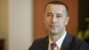 Baronul Iulian Dumitrescu nu se sfiește să candideze în ciuda faptului că este cercetat de DNA