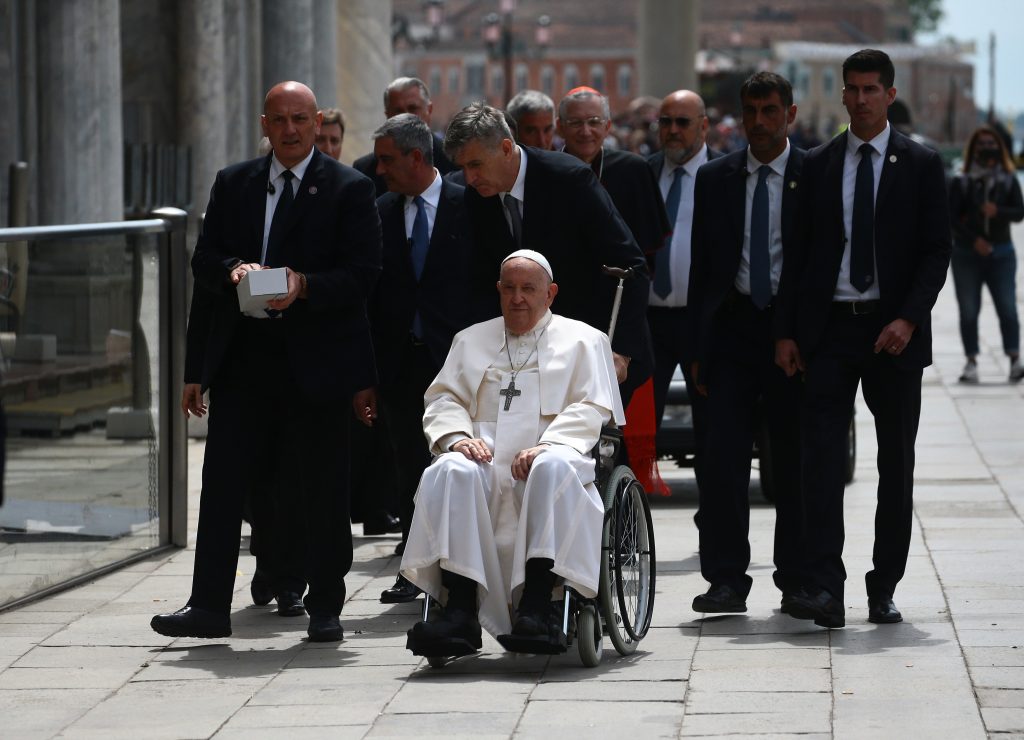  Papa Francisc avertizează, la Veneţia, împotriva turismului excesiv care afectează oraşul